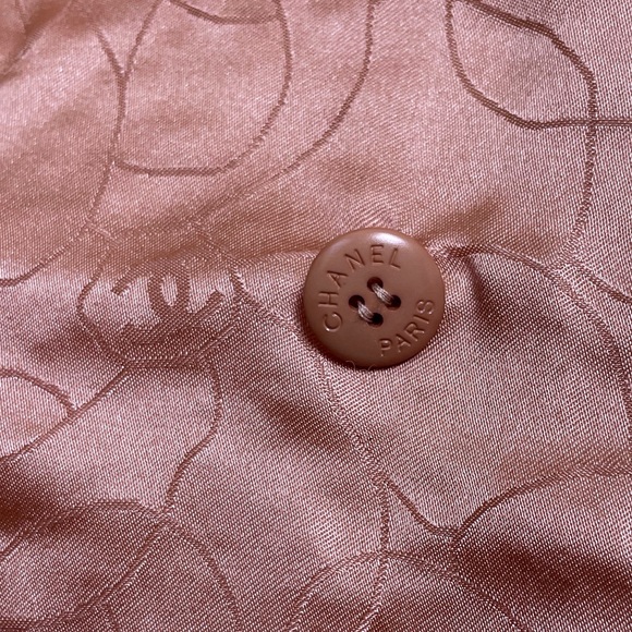 CHANEL Tweed Pick and Yellow Jacket - Picture 9 of 13